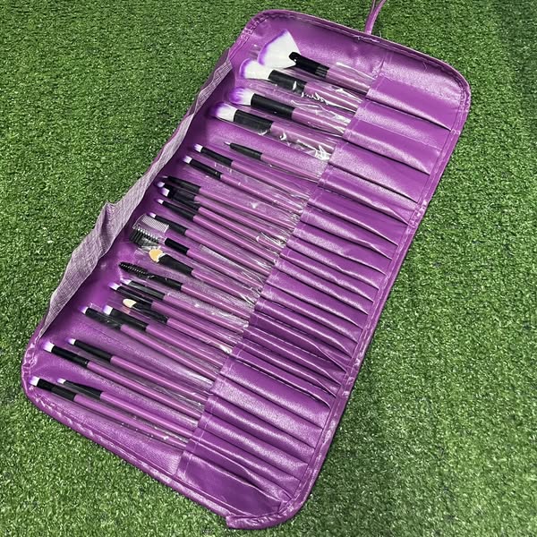 ESTUCHE DE TELA CON 24 BROCHAS
